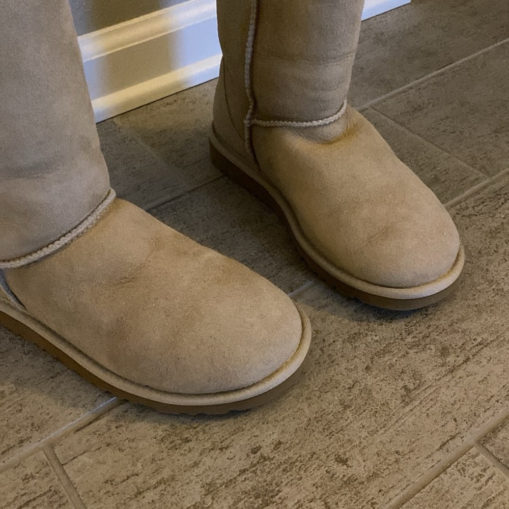 UGG tall boots - Picture 3 of 4